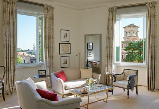 living room Dolce Vita Suite, Hotel Eden, Rome