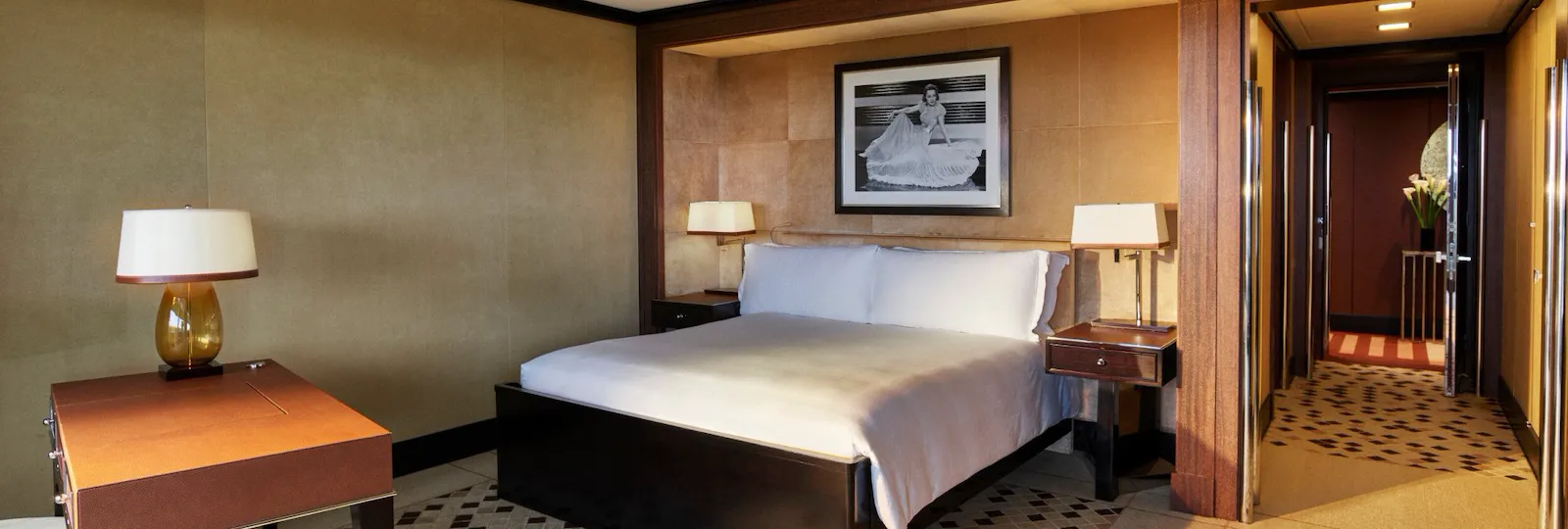 London Balcony Suite-Bedroom
