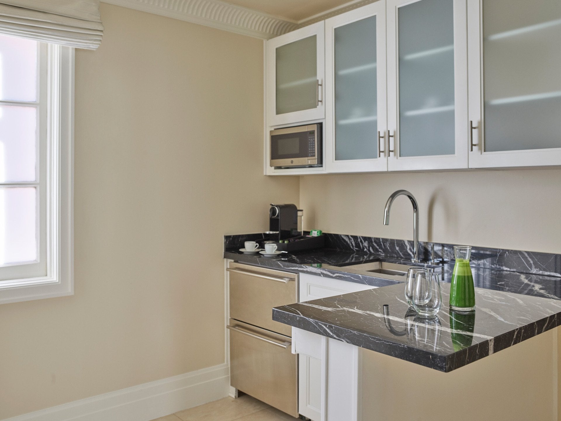HBA_177_2BR_Belair_Suite_Kitchen_L_0960_Master_v1_HR
