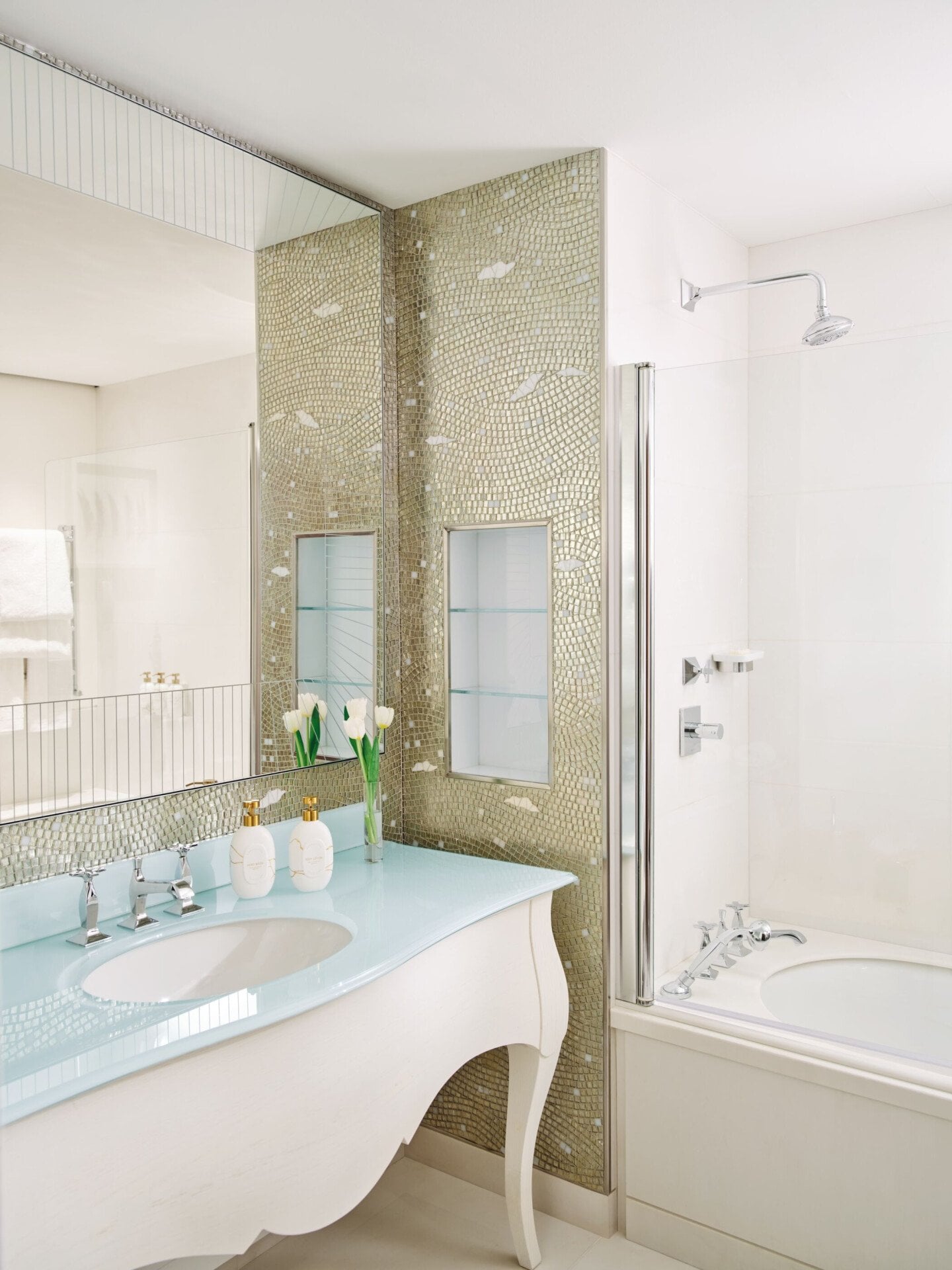 Deluxe room white bathroom