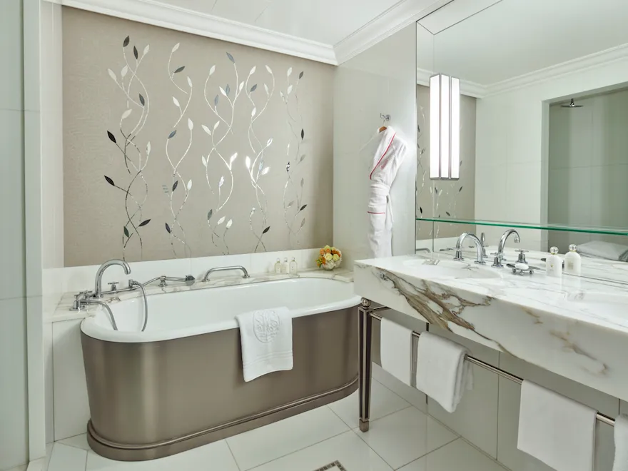 HPA-224-226-Presidential-Suite-Bath-HR-by-markread