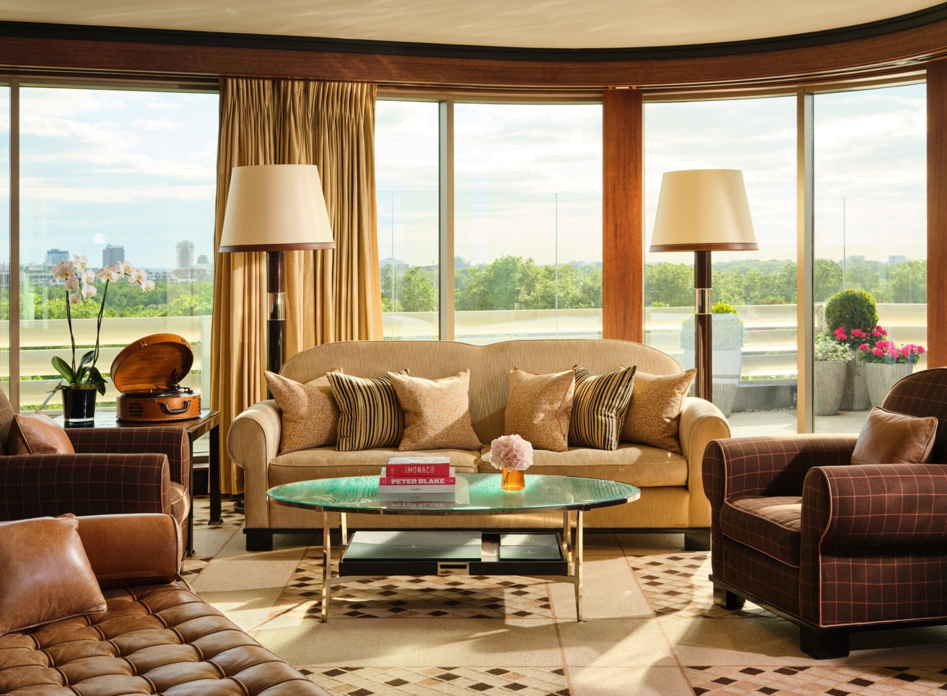 The Penthouse terrace suite in eventing light at 45 Park Lane