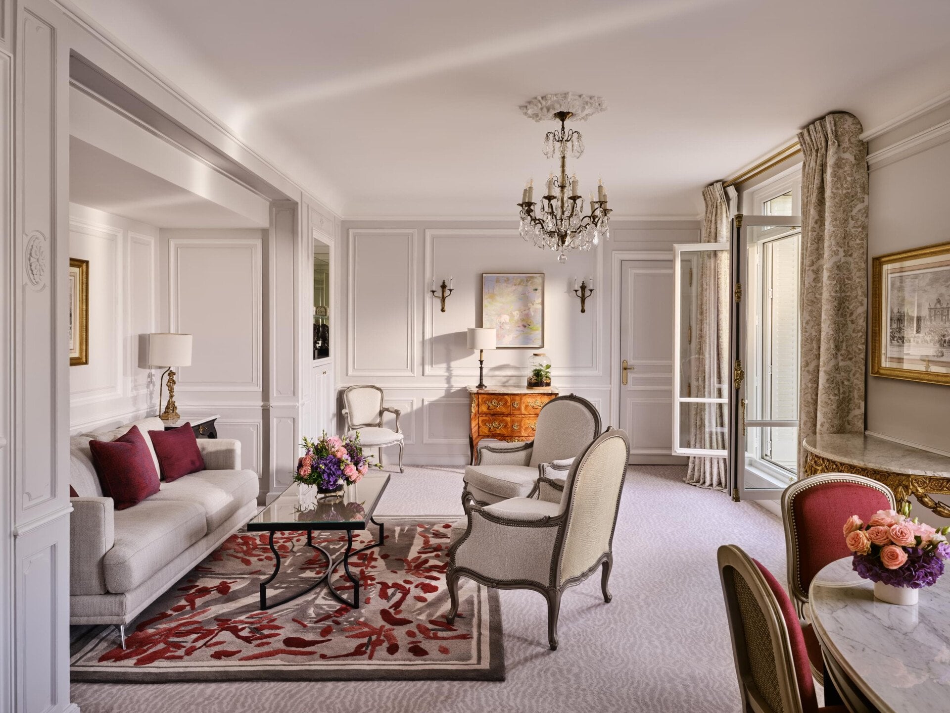 Prestige Suite HPA avenue montaigne view balcony - #607 
